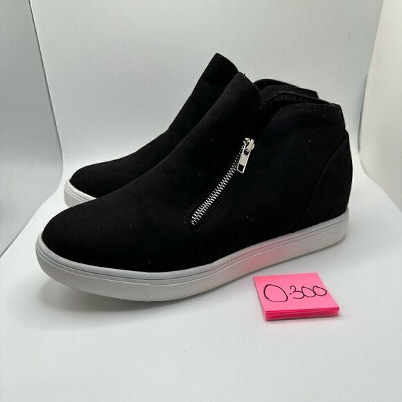 CUSHIONAIRE Women's Hart Hidden Wedge Sneaker 9 WIDE BLACK - Picture 3 of 7